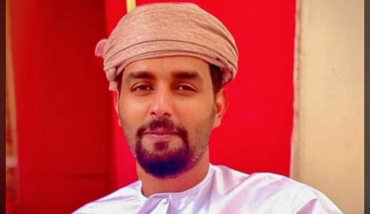 وداعًا اخي وصديقي … ورفيق طفولتي

رحل عننا اليوم أصفى وأنقى من عرفت 
{محمد مبارك حاردان} رحمه الله 
رفيق العمر، ورفيق الطفولة، ورفيق كل التفاصيل الصغيرة التي لا تُنسى.

منذ أن كنا صغارًا وعشنا معًا أجمل الأيام…
مواقف لاتنسى وذكريات لاتموت 
لازلت اتذكر ذالك الموقف امامي الى الأن