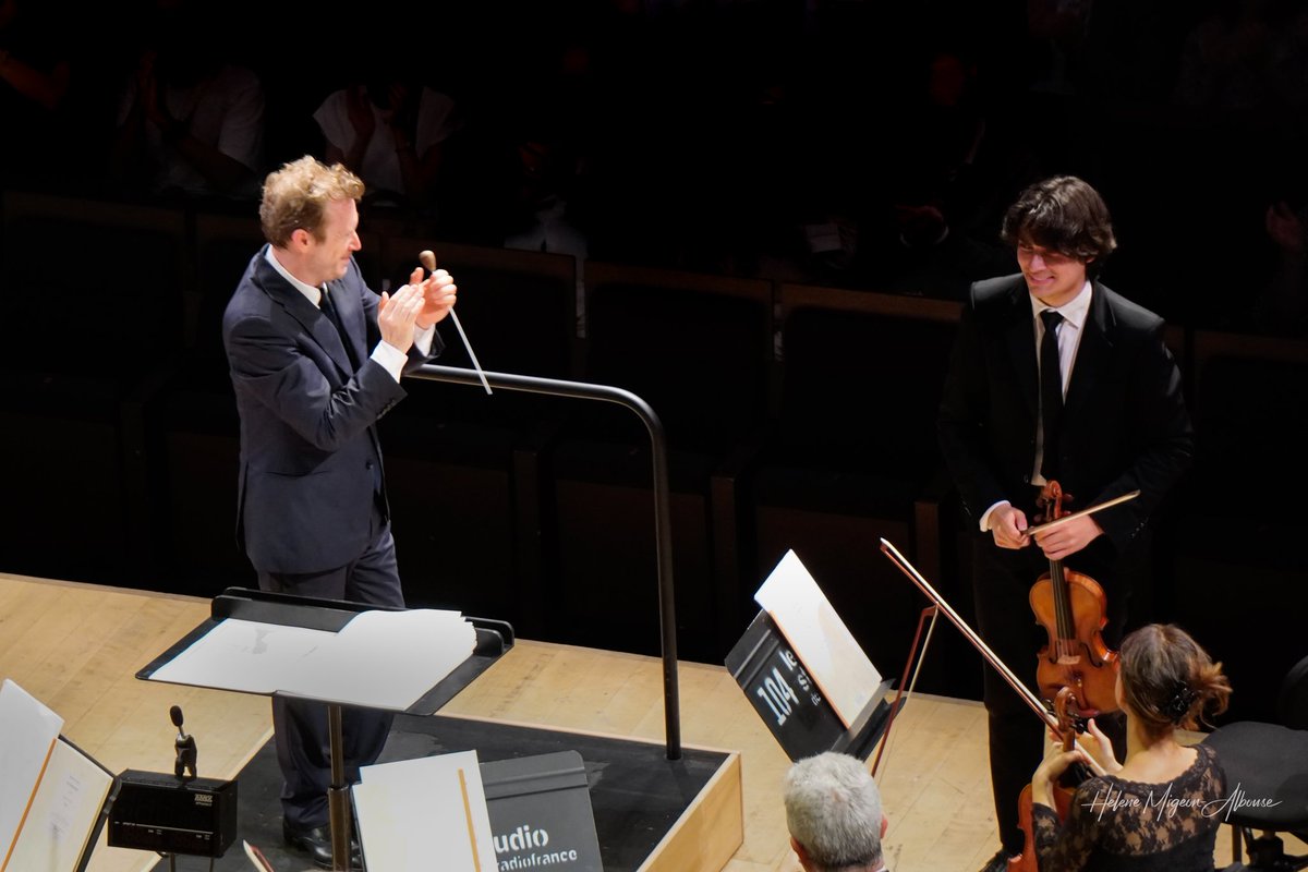 helene_mahln's tweet photo. 🎶 Bravo @PhilharRF conducted by #DanielHarding with #pianist @daniil_trifonov for this wonderful #concert at @maisondelaradio @radiofrance in #Paris ! 👏👏👏
🎼 #Rachmaninov #PianoConcerto3 
🎼 #Strauss #EinHeldenleben 
📷 @helene_mahln - 2025 july.16
#ClassicalMusic https://t.co/lB5JcUendW