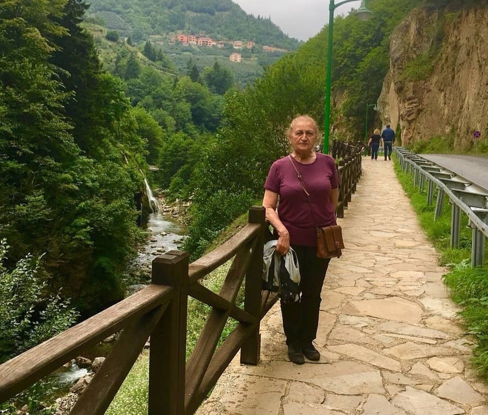 Acı kaybımız.
Çok sevdiğim, Teyzemi biraz önce kaybettik. 
Nurlar içinde uyu canım benim 😒