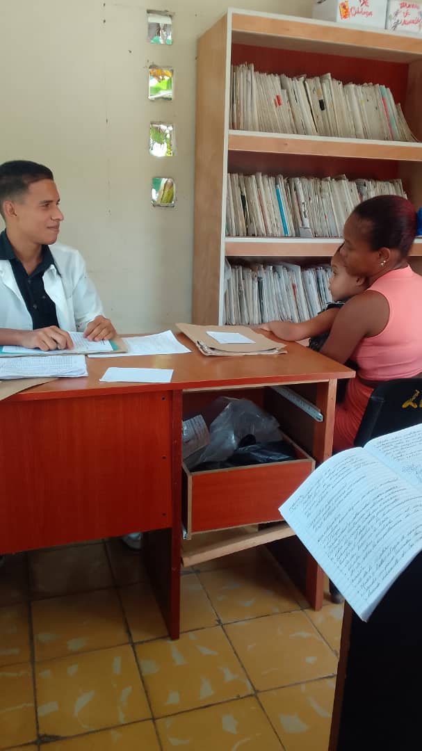Héroes de Batas Blancas perteneciente al Policlínico Docente Francisco Castro Ceruto municipio El Salvador brindando amor ❤️ y salud.
<a href="/dgs_salvador/">Dirección General de Salud Salvador</a> 
<a href="/DiazCanelB/">Miguel Díaz-Canel Bermúdez</a> 
@Dr_NaelPreval 
<a href="/DrReinol/">Dr.C. Reinol Delfin García Moreiro</a> 
<a href="/japortalmiranda/">José Angel Portal Miranda</a> 
<a href="/MadelexisR/">Madelexis Fernández Rivera</a> 
<a href="/MINSAPCuba/">Ministerio de Salud Pública de Cuba</a> 
<a href="/JorgeRi54998200/">Jorge Rivera</a>