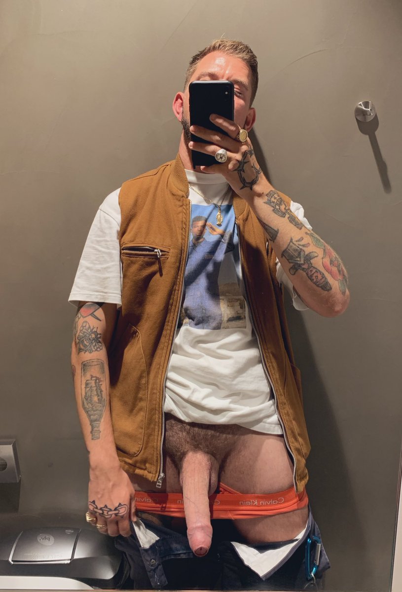 DeathAndDumb's tweet image. My dick is pink and it’s really nice to meet you! 🎶