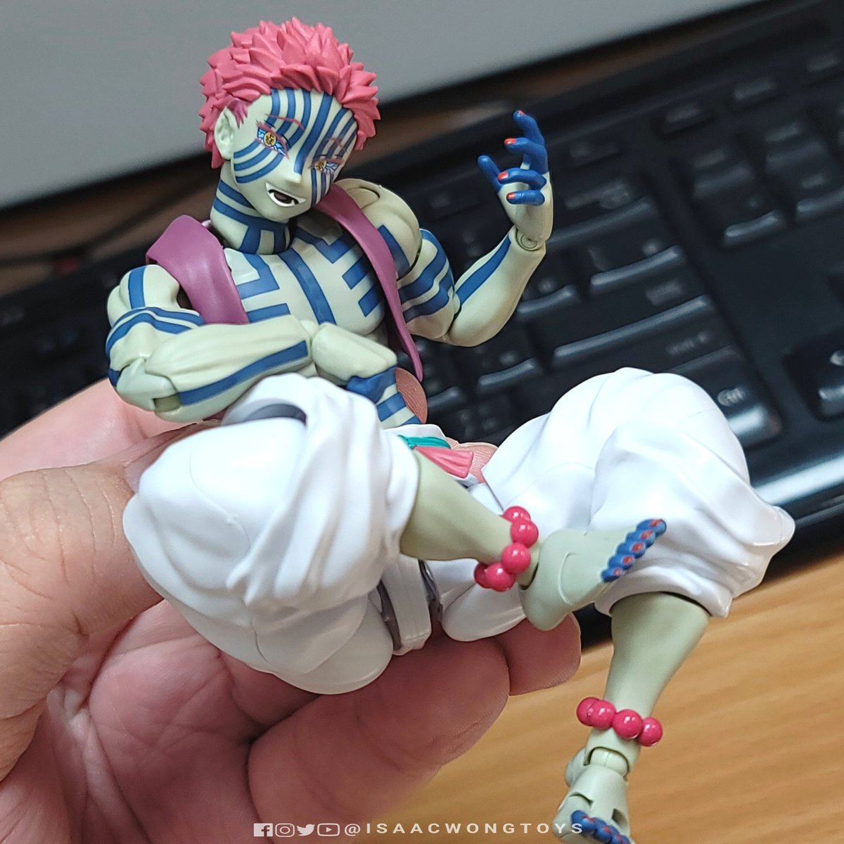 S.H.Figuarts] Akaza & Guts, both are good, specially Akaza is