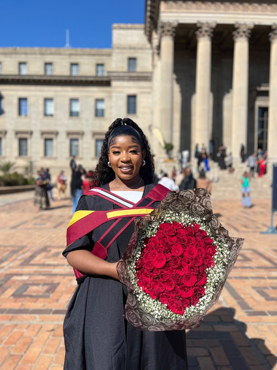refiloe_fiffy1's tweet image. Degreed, honoured and mastered 👩🎓🎓
A 3X Wits graduate 😌😌