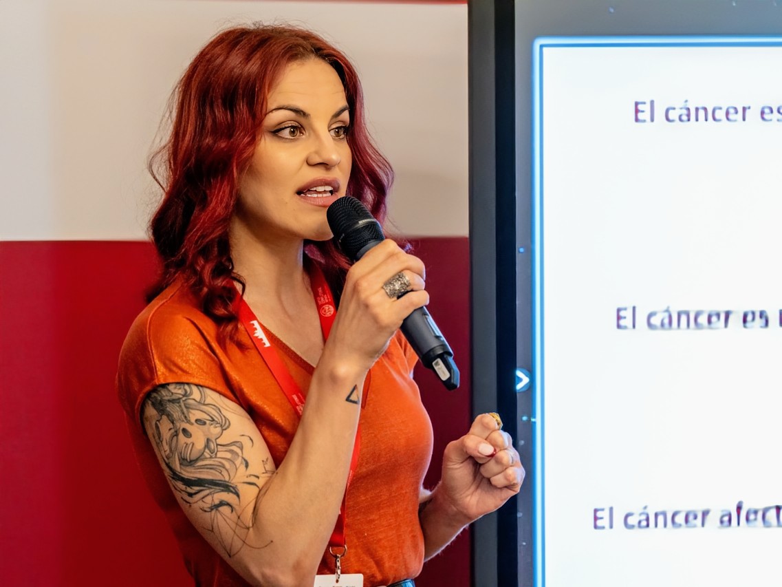 Astro_SaraG's tweet image. #Divulgar es más que contar algo. Es traducir, con transparencia y honestidad, ideas complejas en mensajes claros.
Divulgar es nuestra responsabilidad, porque lo que no se comprende no se comparte, y lo que no se comparte no transforma.
tribuna.ucm.es/news/sara-garc…