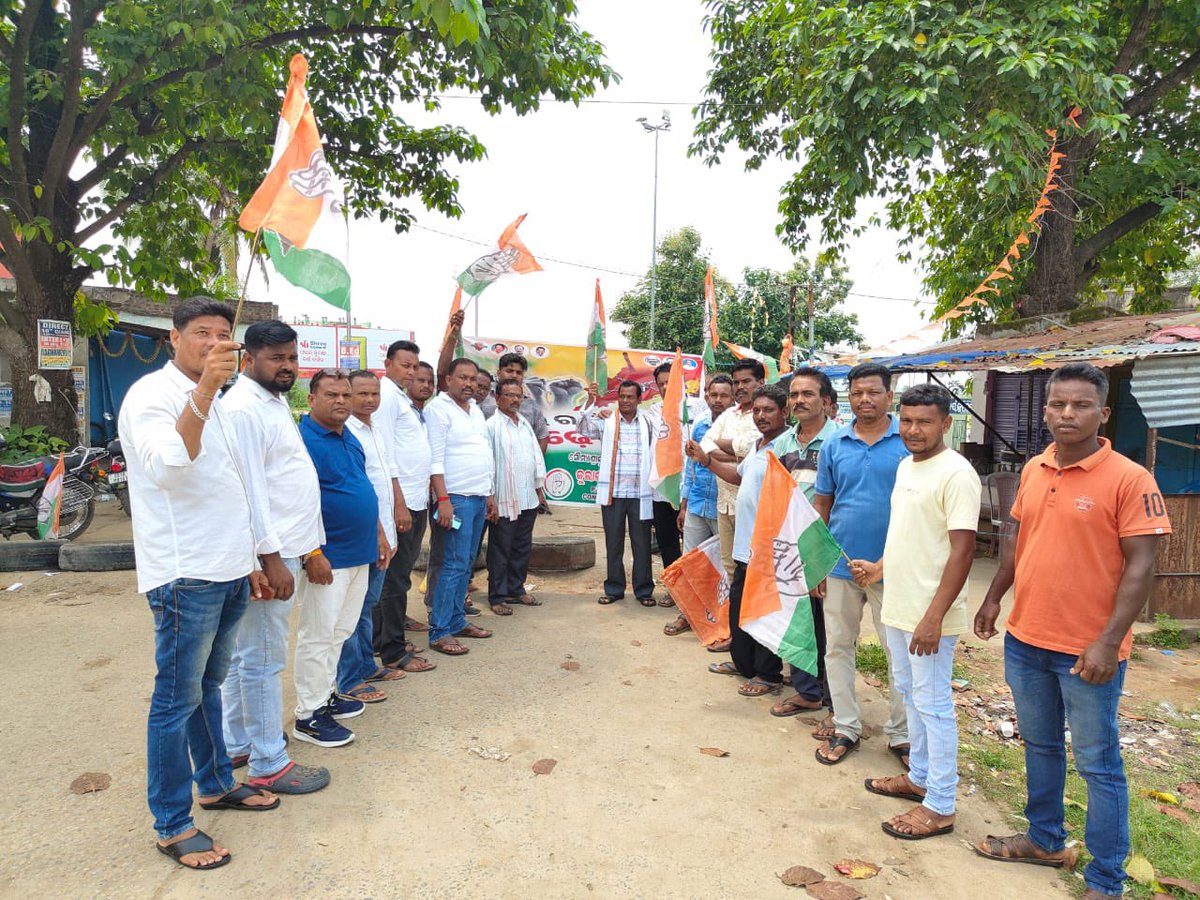 SatyajeetMLA's tweet photo. On the directions of PCC President Shri Bhakta Charan Das, I along with my fellow Congress workers protested and followed #OdishaBandh in  Gunupur,Chandrapur, Gudari, Ramanaguda and Padampur blocks of Gunupur constituency.

We will leave no stone unturned to get justice for Soumyashree.