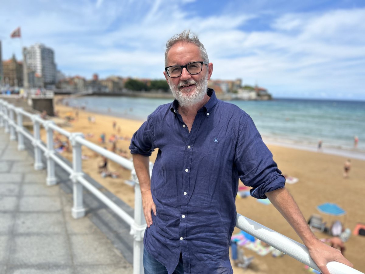 ESTA TARDE NOS REUNIREMOS CON RAFAEL COFIÑO.
Desde CAVASTUR, hemos solicitado el asesoramiento en su faceta de especialista en medicina familiar y Comunitaria, de Rafael Cofiño, con el fin de organizar talleres de salud. Le agradecemos enormemente su desinteresada colaboración.