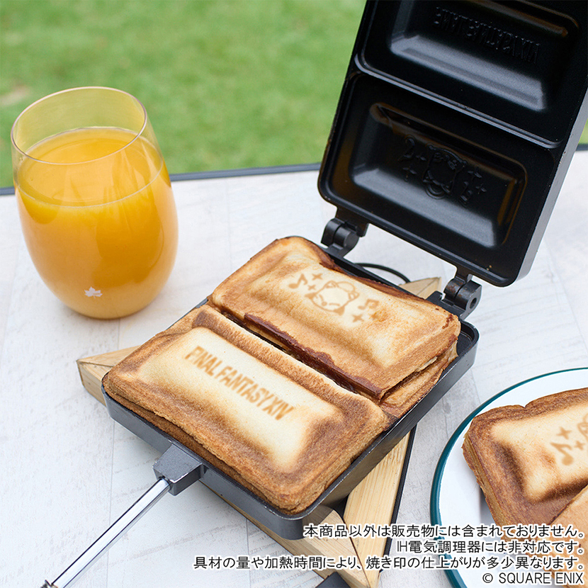 SQEX_MD_GOODS's tweet image. 【ファイナルファンタジーXIV×LOGOS ホットサンドパン】
スクウェア・エニックス ガーデンにて好評発売中!
モーグリとFINAL FANTASY XIVの文字がパンに焼印されるオリジナルホットサンドパン。…