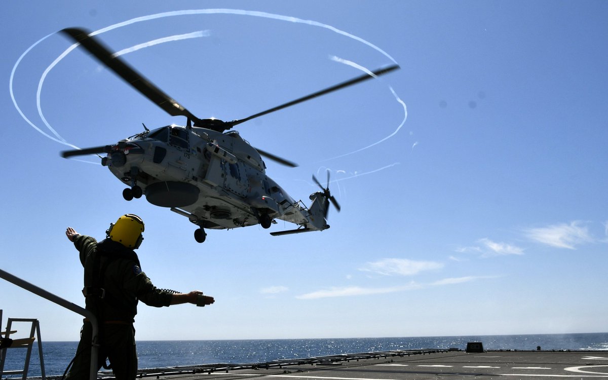 NATO_MARCOM's tweet image. The crew of HNLMS De Ruyter (F804) ๐ณ๐ฑ, flagship of Standing NATO Maritime Group 1, conducted a medical evacuation drill in open waters, sharpening skills and readiness at sea. #WeAreNATO #SNMG1