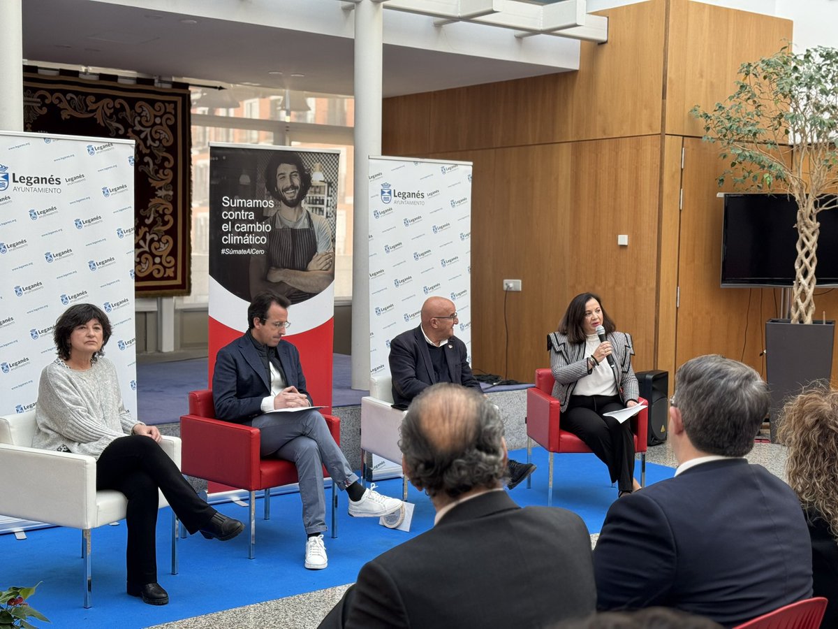 Leganes_MAmb's tweet image. 💚 Desde la Delegación de Medio Ambiente del @AytoLeganes  apoyamos iniciativas como #HosteleríaPorElClima 🌱

👩🏻‍🍳 Desde el comienzo de la campaña, más de 60 hosteleros de nuestra ciudad ya participan y seguiremos sumando.

♻️Gracias a ello, recibimos un informe con las respuestas…