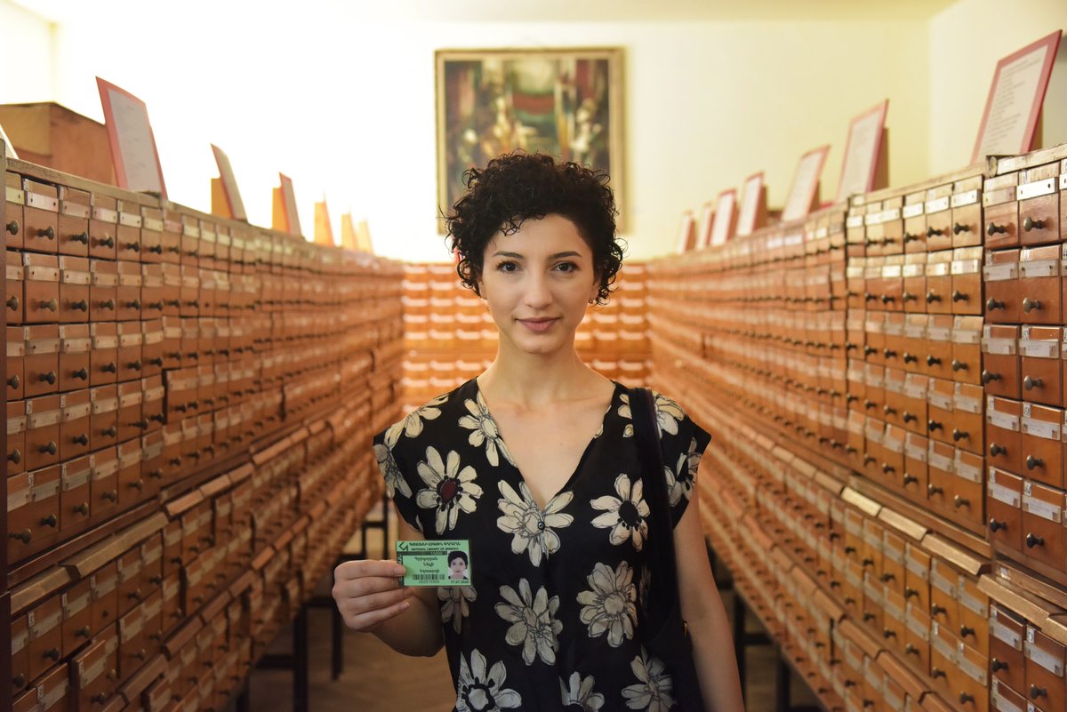 gradaranavar's tweet image. Today, the @NatLibArm welcomed the 15,000th patron since February 25, 2025. She is Nelly Grigoryan, a painter who believes that books are an essential part of any creative person&apos;s journey. #WorldLibraryMap #LibraryStatistics
