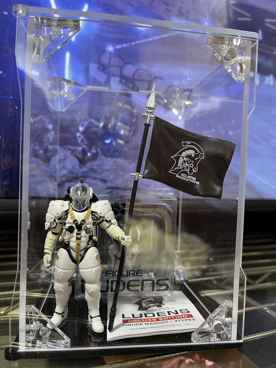 ルーデンスのガチャ飾るのにいい感じのショーケース見つけた
ついでにねんどろいどもあの小さいルーデンスも入れた