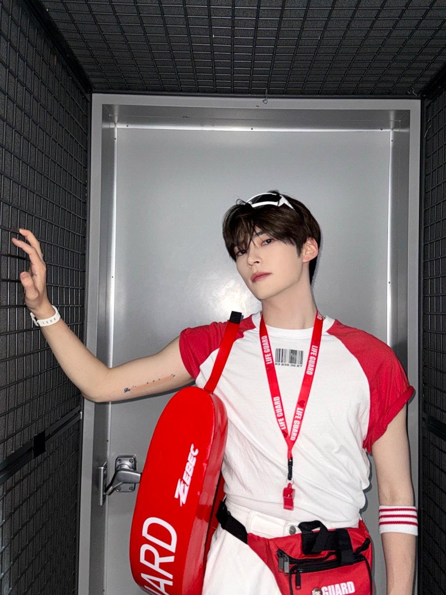 _𝗭𝗘𝗥𝗢𝗙𝗢𝗖𝗨𝗦

라이프가드 햄자님이 지켜야 할 수칙 3📢

1. 제로즈를 항상 지켜줄 것
2. 제로즈에게서 한눈팔지 않을 것
3. 제로즈가 다쳤을 때 가장 먼저 달려갈 것

#ZEROBASEONE #ZB1 #제로베이스원 
#SUNGHANBIN #성한빈