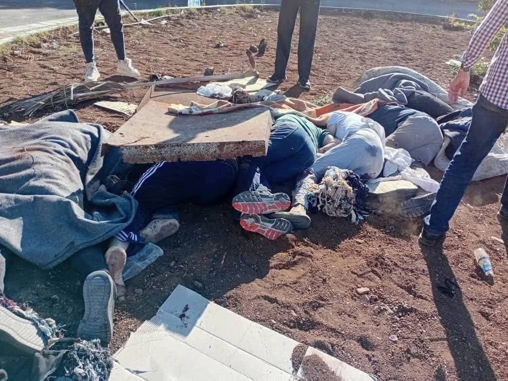 عصابات #الهجري يقومون بحرب إبادة ضد بدو #السويداء يقتلون الاطفال والنساء ويحرقون البيوت 

#الهجري_الخائن