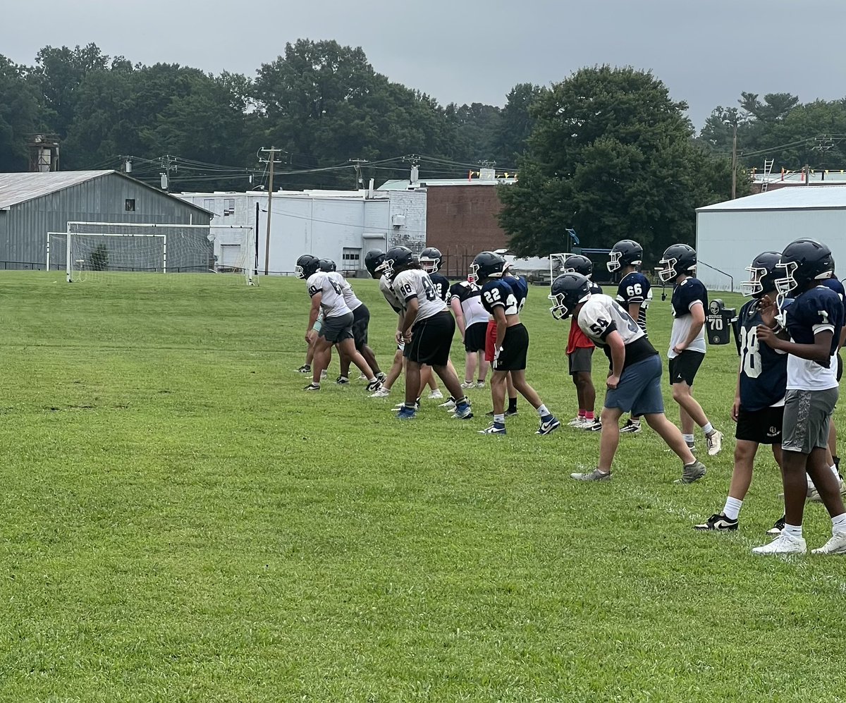 GraniteBears's tweet image. wrapping up Summer Conditioning w/@GraniteBears 🏈 7/7
5:30 - 7:30 Practice Fields
@GraniteBearsFB @NorthSurryFB @ES_CardinalsFB @TheBigSCSports @EastWilkes_FB @football_galax GO 🐻 @MACSchools @granitesquad @MrCoryLeeSmith @MABearHistorian @CoachATaylorMA