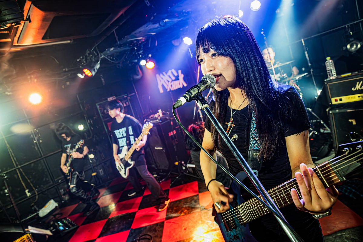 sazare_official's tweet photo. 2025.7/16(水)
shinjuku ANTIKNOCK presents
【SHEER HEART ATTACK vol.16】

ありがとうございました。
名古屋ぶり1ヶ月ぶりのホームアンチノック、最高‼️
新曲も聴いていただき、ありがとうございます。

［セットリスト］
1. AUDIENCE CHAMBER
2. 意識ノ古層
3. 「葉隠」
4. 擲弾亦咲キ荒ブ
5. 狂ひ https://t.co/O0aFclIKEt