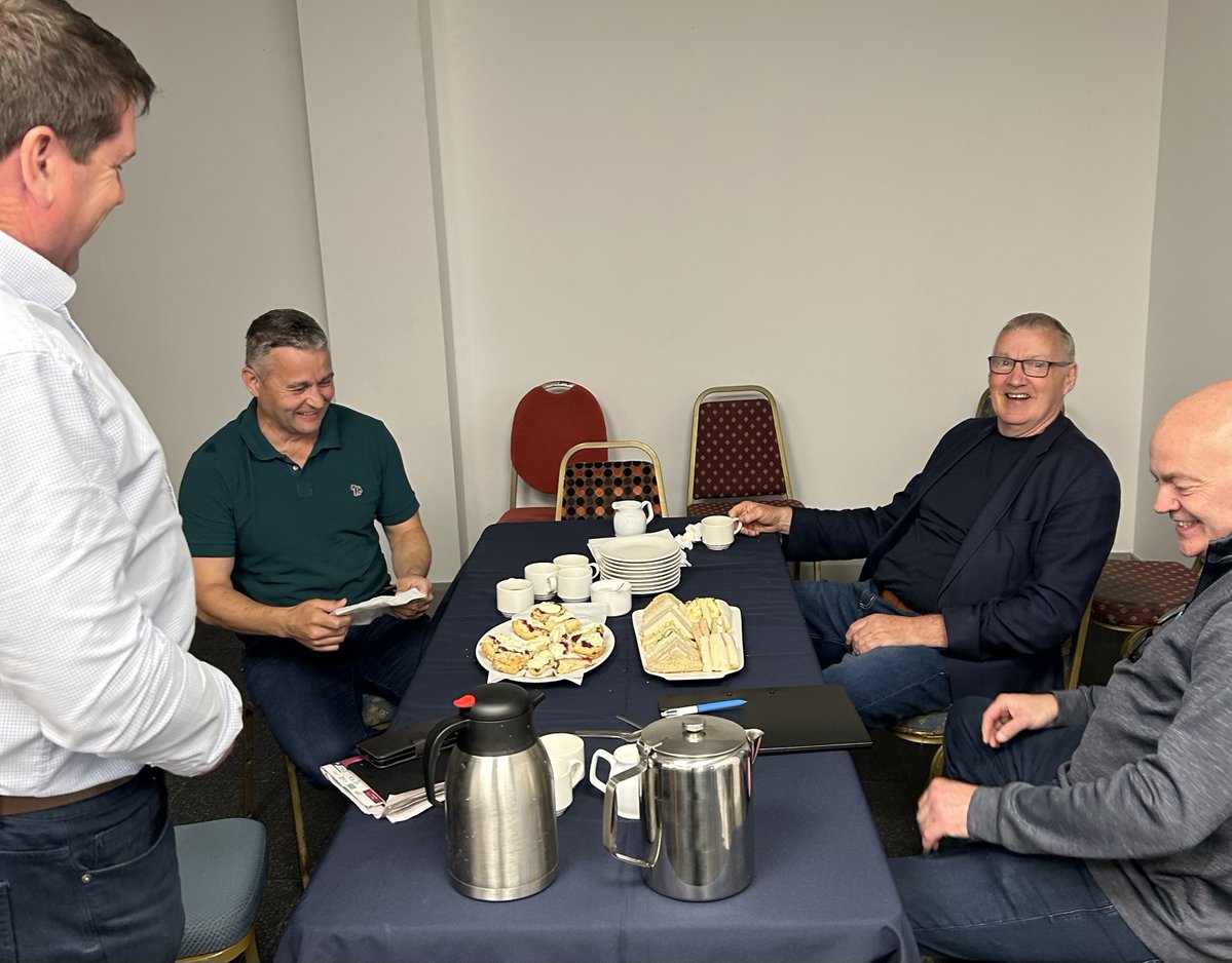 RyanLarry's tweet image. Huge thanks to all at @SarsfieldsCork for minding @DaloAnto and co last night. Super show. Mark and TJ in great form and brilliant insights from Eamon O'Shea. Part 1 up now for @ExaminerSport subscribers irishexaminer.com/sport/gaa/arid…