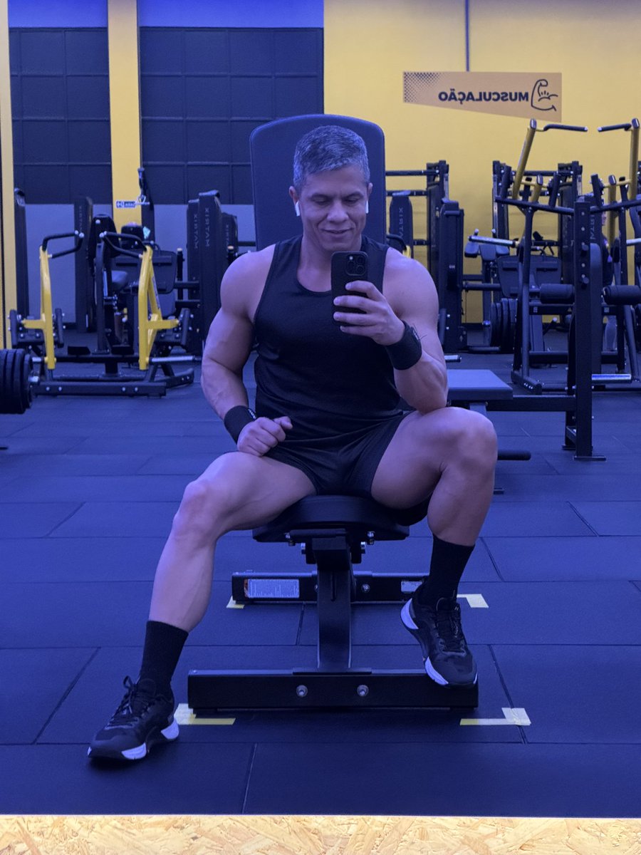 Tomtomrj_'s tweet photo. 5h da manhã na smart o menino pergunta: “posso perguntar o seu nome?” Eu respondo sim. Ele fica 2min do meu lado, eu acabo minha série e vou embora. Ele vira e fala “ué não vai falar o seu nome?” Eu respondo vc perguntou se podia perguntar! https://t.co/iWgDx3jxQm