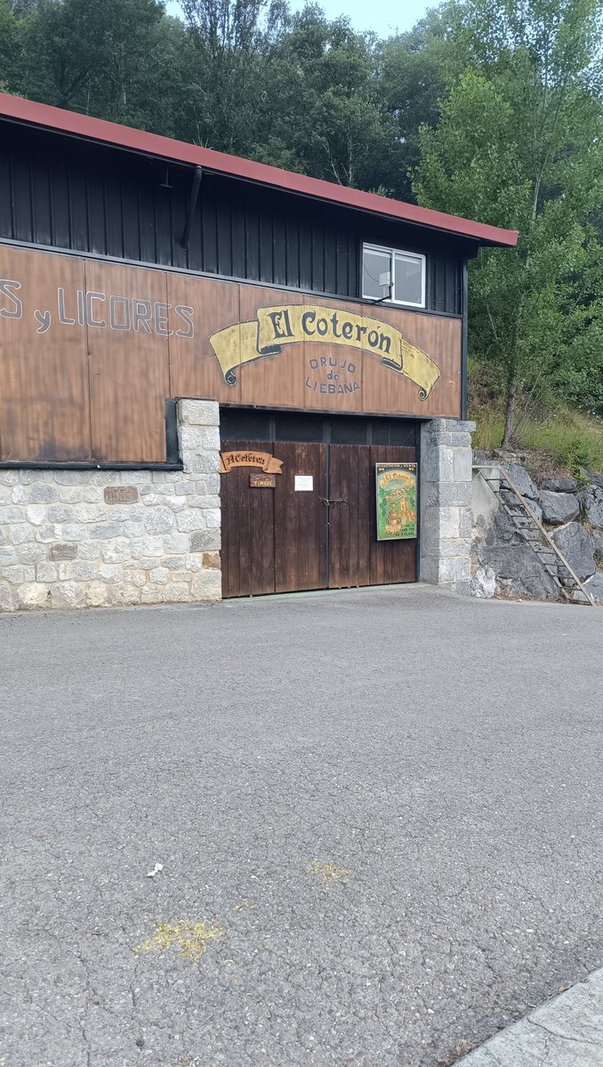 🍇 Orujos El Coterón ⚗︎ (@orujoselcoteron) on Twitter photo Si huyes del calor ven a visitarnos que en la destilería se está fresquito.
#FelizJueves
<a href="/Apez140/">Adrián P.Barandica</a> <a href="/josefuentesdp/">José Fuentes de Prado</a> <a href="/ViajesDigitales/">Viajero Digital ✈️🚢🚘🚂🌍 #CantabriaApetece</a> <a href="/lebanensis/">Camino Transcantábrico 🏔🇪🇸🇪🇺</a> <a href="/NatiBomba/">💢Nati López🔻</a> <a href="/NataliaArana19/">Natalia Arana</a> Si huyes del calor ven a visitarnos que en la destilería se está fresquito.
#FelizJueves
<a href="/Apez140/">Adrián P.Barandica</a> <a href="/josefuentesdp/">José Fuentes de Prado</a> <a href="/ViajesDigitales/">Viajero Digital ✈️🚢🚘🚂🌍 #CantabriaApetece</a> <a href="/lebanensis/">Camino Transcantábrico 🏔🇪🇸🇪🇺</a> <a href="/NatiBomba/">💢Nati López🔻</a> <a href="/NataliaArana19/">Natalia Arana</a>