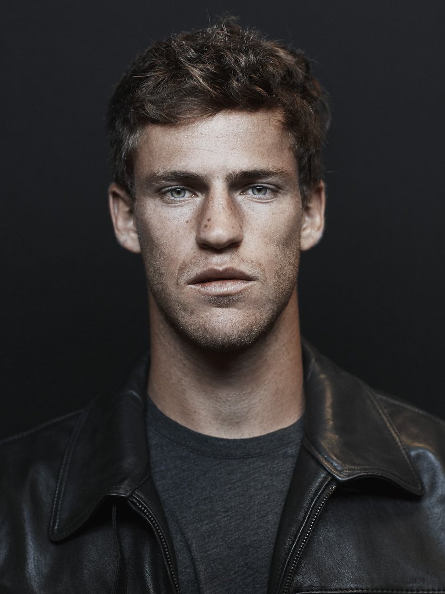 TennisCentel's tweet image. REPORT: Diego Schwartzman opening store specializing in both formal and casual clothing for men 5'5 & under.
(Via @theBAtimes)
