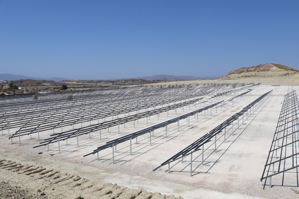 <a href="/P_Recuperacion/">Plan de Recuperación</a> <a href="/SEIASA_OFICIAL/">SEIASA💦</a> <a href="/subdegobalmeria/">Subdel Gob Almería</a> <a href="/frmulero/">F Rodriguez Mulero</a> <a href="/gobmapa/">Ministerio de Agricultura, Pesca y Alimentación</a> Estas obras permitirán usar aguas regeneradas, energía solar y conectarse a futuras desaladoras. Menos emisiones, menos costes y más garantía hídrica. Modernizar el riego es garantizar el futuro del campo. 🌱💧⚡ #RegadíosSostenibles #PRTR