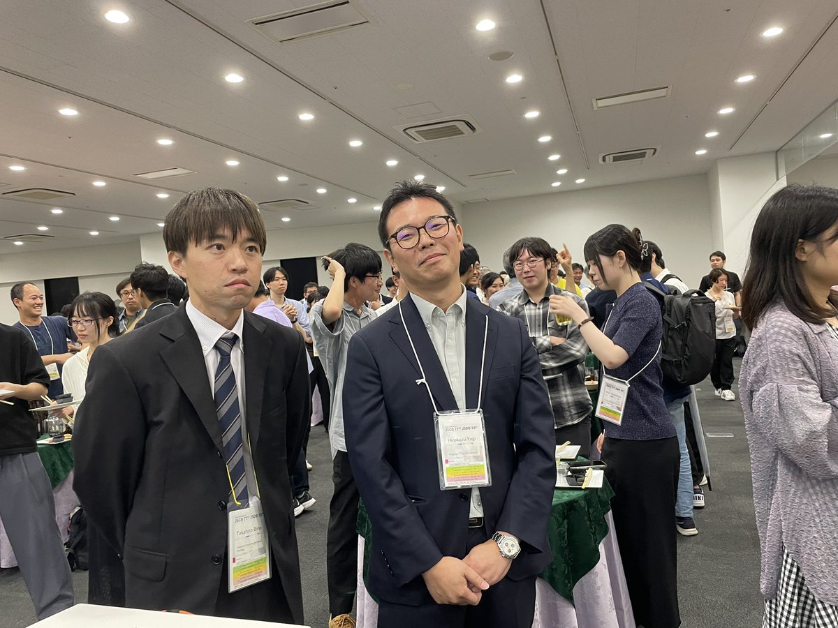 CSF_JSCB's tweet image. CSF賞は2論文。表彰前の緊張の2人。おめでとうございます㊗️