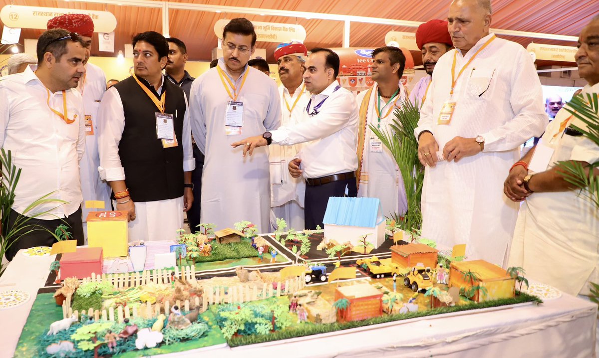 Ra_THORe's tweet photo. आज, माननीय केंद्रीय गृह एवं सहकारिता मंत्री आदरणीय श्री @AmitShah जी के कुशल नेतृत्व में आयोजित सहकार एवं रोजगार उत्सव में सहभागिता की।

यशस्वी प्रधानमंत्री श्री @narendramodi जी की दूरदर्शिता और आदरणीय मुख्यमंत्री श्री @BhajanlalBjp जी के नेतृत्व में आयोजन युवाओं को स्वावलंबी और सशक्त बनाने के संकल्प का प्रतीक है। सभी नव-नियुक्त युवाओं को हार्दिक बधाई और उज्ज्वल भविष्य के लिए शुभकामनाएं।

📍दादिया, #जयपुर, #राजस्थान