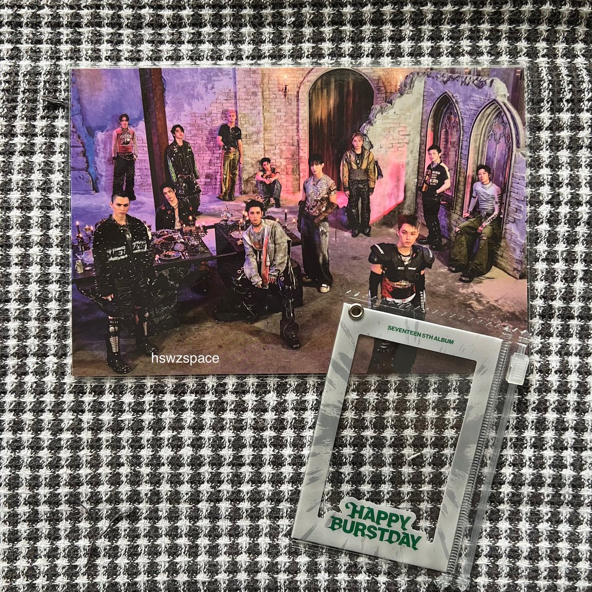 happy birthday wonwoo giveaway ⭑.ᐟ 

ര 1 winner of happy burstday pc logo pouch &amp; weverse pob (+ lsf)
ര 2 winners of ₱100 gcash

✎ mbf, rt + like this tweet! 
✎ tag 3 moots
✎ ph only
✎ reply w wonwoo pic + tags 🎉

winner announcement (xpicker)
7/18, 11PM 🌟