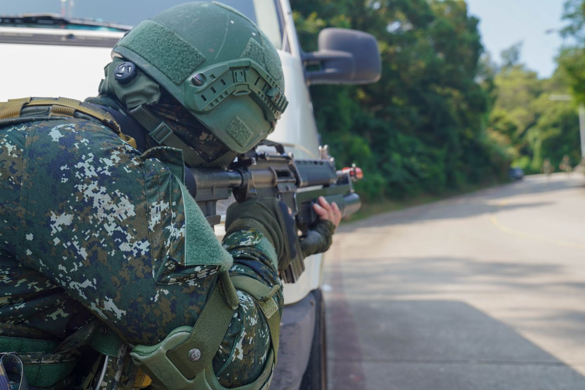 mna_roc's tweet image. #陸軍 馬防部日前與馬祖航空站、航空警察局臺北分局南竿分駐所,聯合執行馬祖南竿機場 #應援作戰 ,模擬機場遭敵縱火、攻擊並意圖佔領機場塔臺;南竿守備大隊在接獲訊息後,立即出動實施應援作戰,展現離島獨立作戰與堅實應處能量。
#HanKuangExercise #Army #Military #ProtectOurCountry #ROC…