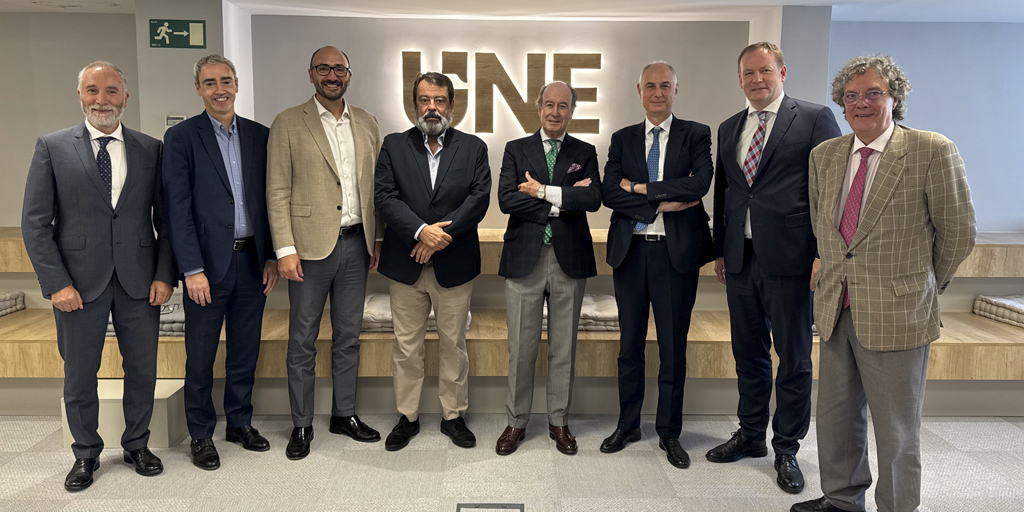 UNE Asociación Española de Normalización (@normasune) on Twitter photo 🔧 Industria europea y normalización: unidad para avanzar en un marco normativo eficaz
#UNE, junto al <a href="/CEInorme/">CEI - Comitato Elettrotecnico Italiano</a> y el presidente de #CENELEC, Riccardo Lama, se ha reunido con <a href="/Orgalim_EU/">Orgalim</a> para abordar la evolución del marco normativo europeo. En el encuentro se destacó la 🔧 Industria europea y normalización: unidad para avanzar en un marco normativo eficaz
#UNE, junto al <a href="/CEInorme/">CEI - Comitato Elettrotecnico Italiano</a> y el presidente de #CENELEC, Riccardo Lama, se ha reunido con <a href="/Orgalim_EU/">Orgalim</a> para abordar la evolución del marco normativo europeo. En el encuentro se destacó la