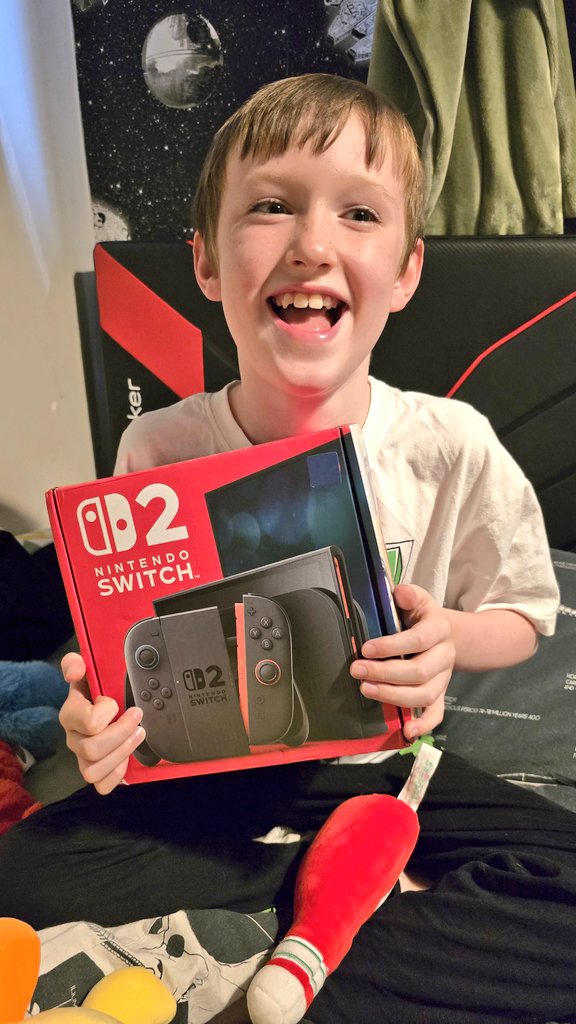 BehavingBeardly's tweet image. HUGE thank you to everyone who used my referral link for the @HoundedGame kickstarter and much love to the team for putting it on!
We came 1st place and won the Switch 2.... I'll get MK World soon for a community race day but for now... Someone is VERY excited 😅
Thank you 🧡