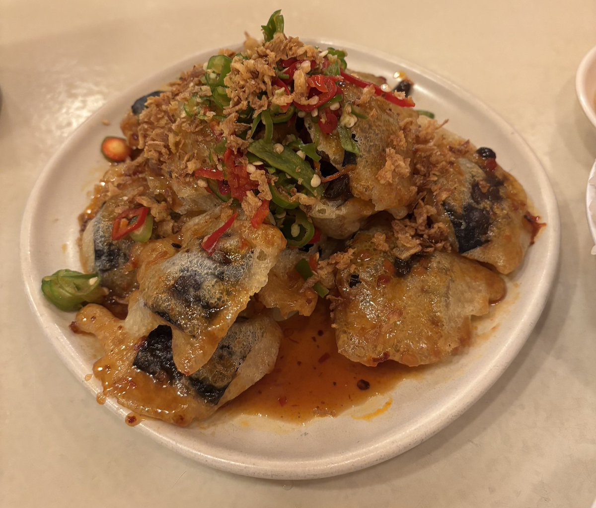 roundsummer's tweet image. 서면에 있는 반핀 맛있어서 자주 간다. 가지 튀김과 비건 마파 두부

#나의비거니즘일기
