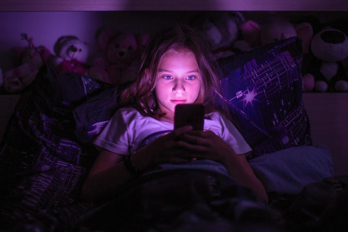 TheParentsZone's tweet image. With all the differing opinions and information out there, digital parenting can feel confusing – and sometimes near-impossible.

This blog by Parent Zone’s CEO, Vicki Shotbolt offers expert, level headed advice and support: parentzone.org.uk/article/digita…