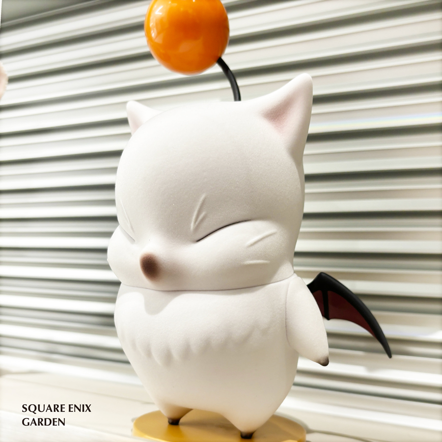 SQEX_MD_GOODS's tweet image. 【FINAL FANTASY XVI フロッキーフィギュア <モーグリ>】
スクウェア・エニックス ガーデンにて好評発売中!
本体の白い部分には起毛感のある「フロッキー加工」を施しており、とても触り心地の良い仕上がりになっています。…