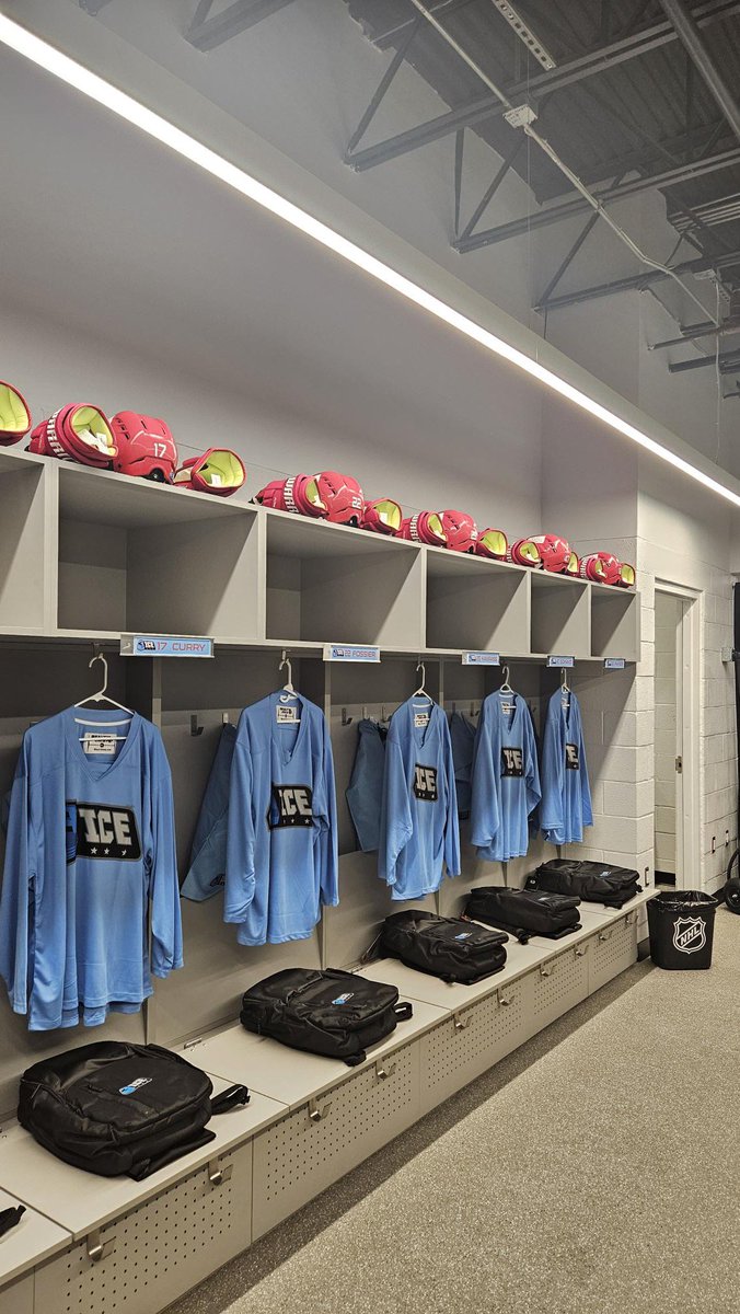 3IceHockey's tweet image. We are back! Practice unis ready for today’s morning skate 👌
Tune in Live on @FanDuelSN_NOR at 7pm EST for puck drop
The games are playedat @baptisthealthiceplex 👏🏻
Look out for Team Chicago and coach @grantfuhr31
#3ice #hockeyplayers #summerhockey #hockeyflorida