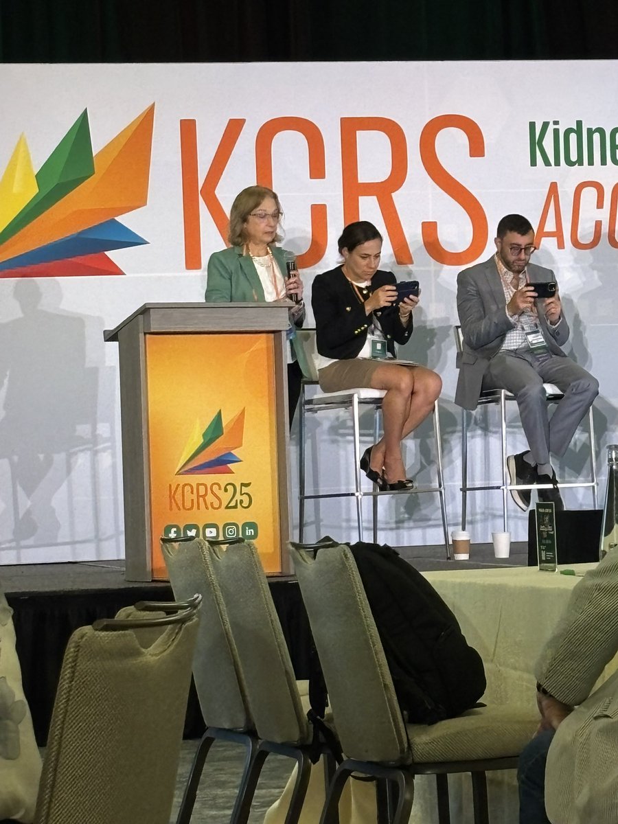 MosheOrnsteinMD's tweet image. Dr. Henske #KCRS25 providing important updates on chromophobe RCC. Interesting data regarding KIT as a potential target with early phase ongoing trials. @kidneycan