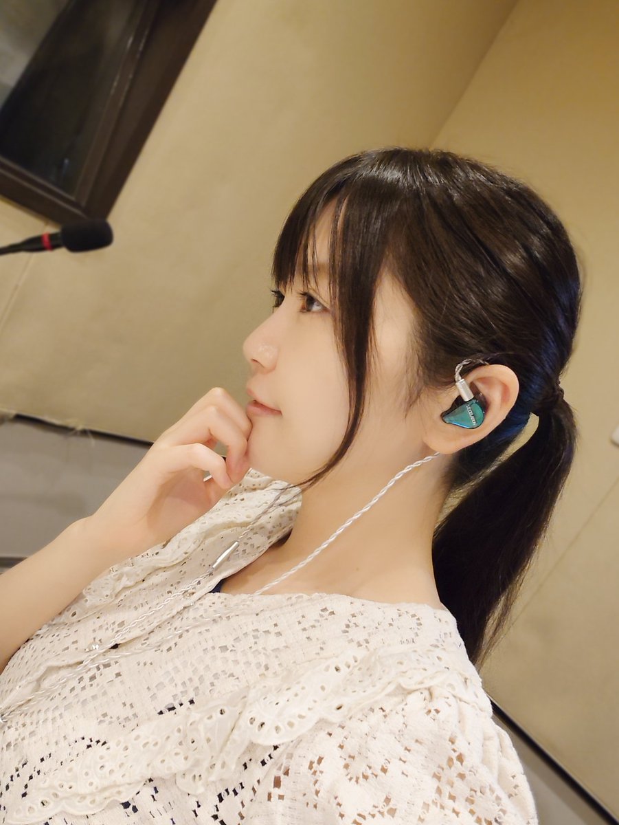 AZLA LE CELADON [qdcコラボ限定生産　有線イヤホン] Amazon.co.jp: AZLA LE CELADON [qdcコラボ限定生産 シングル