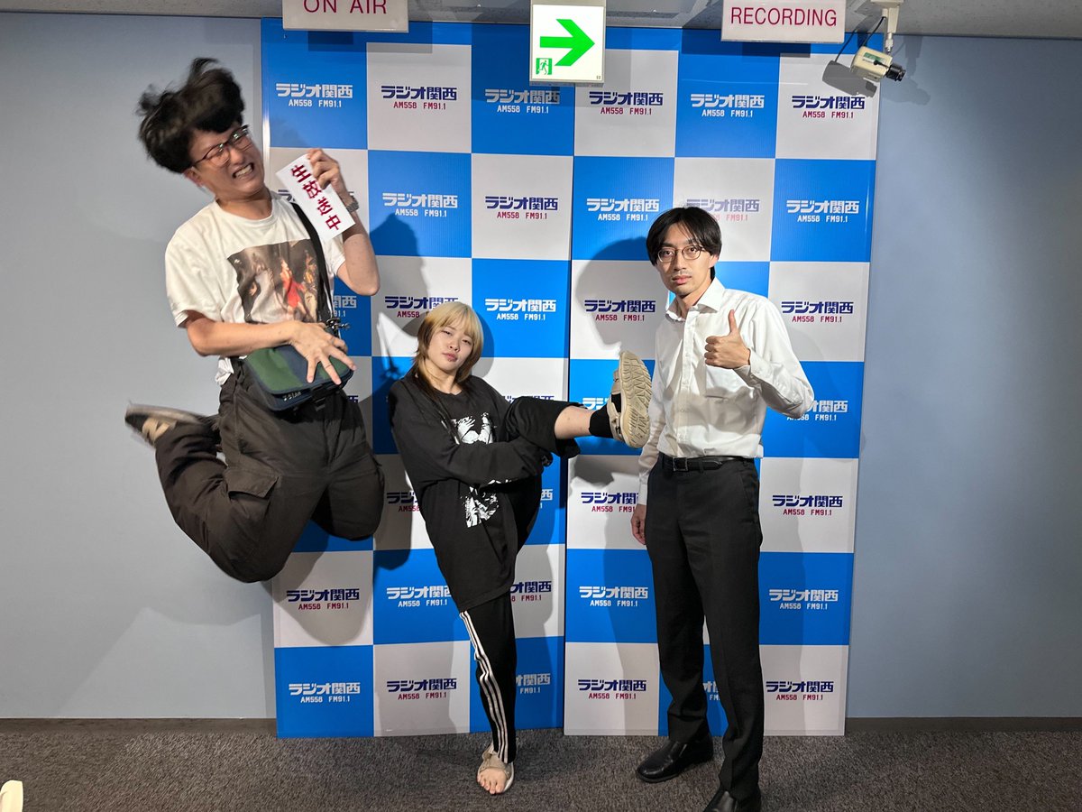 171_groove's tweet image. 🥼今夜22時ごろは #グルケン 🥼
「#7 田村ザパーフェクト」 配信🍻
◼︎飲み会での会話むずい
◼︎CTマラソン、見放題
◼︎コピバンは完全再現?
◼︎モリモリ名指しでお悩み相談が
カナさん!金髪になる!
職場で発生しがちなお悩みをモリモリさんを筆頭に考えます😶🌫️
📻linktr.ee/171groove