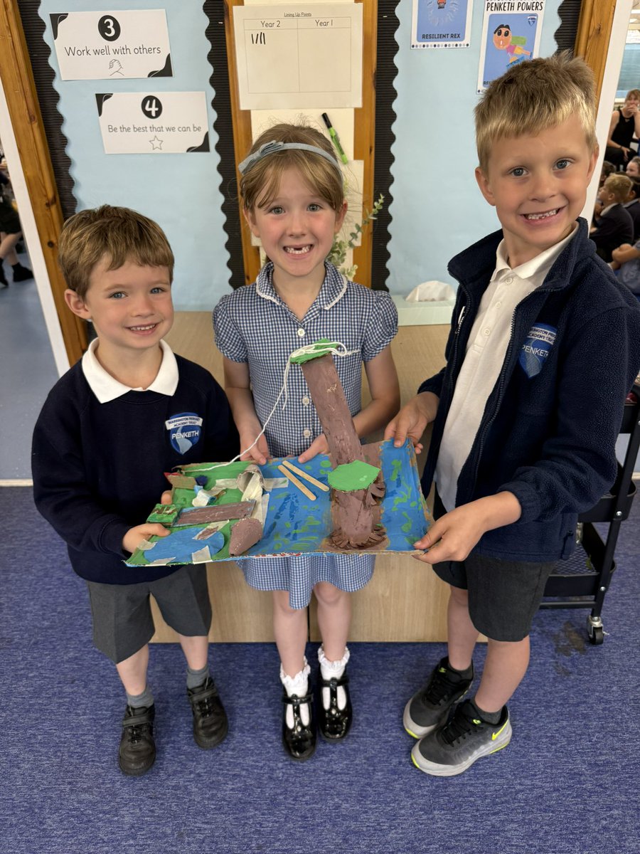 Year 1 made their own zoo enclosures for their final DT project this year! 🐒🐘🦒