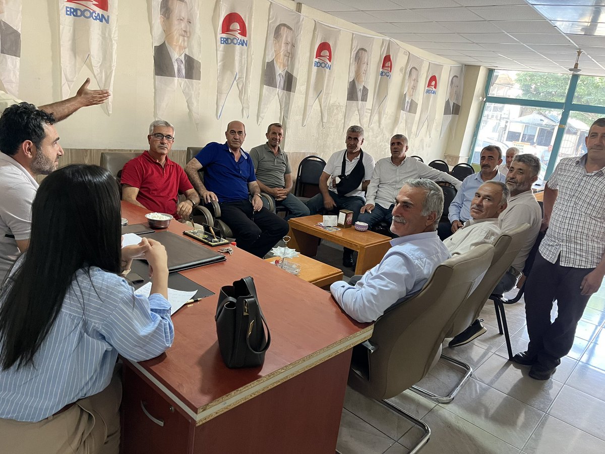 Sancak Belde Başkanımız <a href="/artumlusezgin/">Sezgin Artumlu</a> Kadın Kolları Başkanımız <a href="/Bakrdilber/">Dilber Yaren Bakır</a> ve teşkilat üyelerimiz ile birlikte haftalık olağan  toplantımızı  gerçekleştirdik, sorun ve talepleri istişare ettik. Toplantımızın hayırlı olmasını temenni ediyoruz.