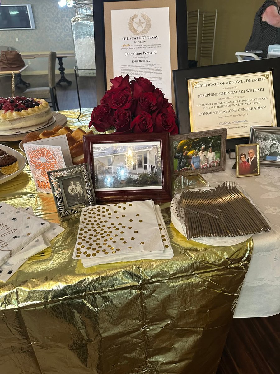 NextLev88600501's tweet photo. We have started our support the elders project. This week we help celebrate 🥳  a young lady 100th birthday  🎂 https://t.co/S6Vv4nKFpE