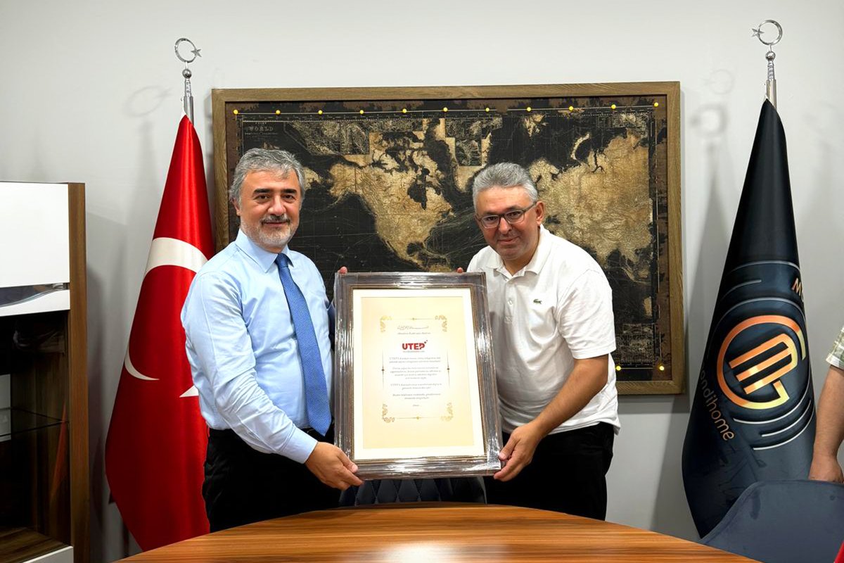 📍 UTEP Ankara Şubesi Kahvaltı Buluşması

UTEP Ankara Şubesi olarak, üyemiz MONDİ MOBİLYA BAYİSİ YENİ TUĞRA MOBİLYA ev sahipliğinde, Mehmet Hatipoğlu’nun nazik misafirperverliğiyle düzenlenen kahvaltı programında bir araya geldik.

#UTEP #Ankara #KahvaltıBuluşması #Mondi