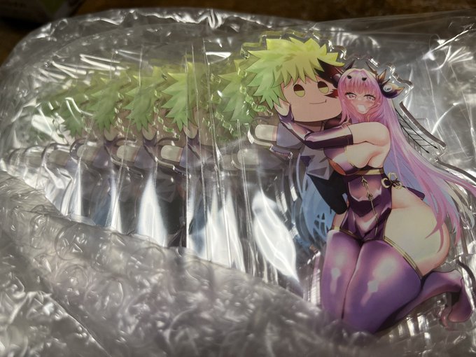 みんなーー!!!

これは鵺の陰陽師V字回復MVPギャン泣き維朱ちゃんwithデカ学郎デカアクスタだよ!!!!夏コミで頒布予定だよー!! 