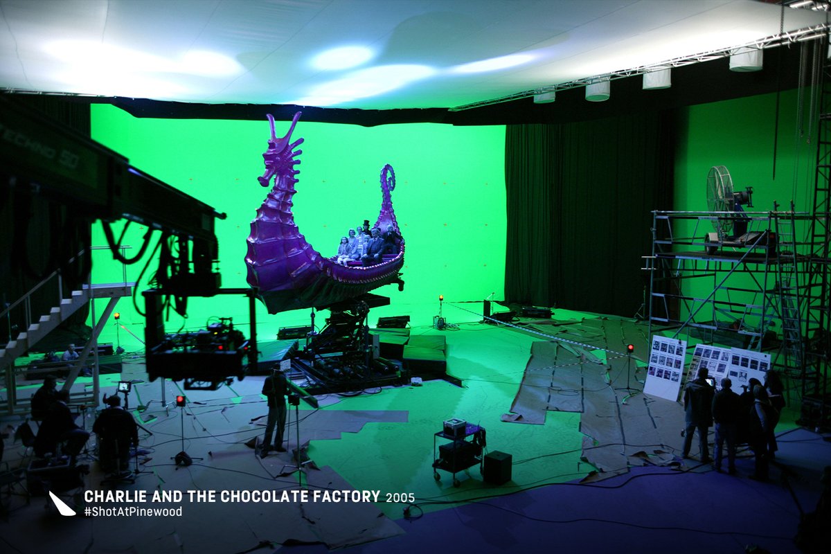 PinewoodStudios's tweet image. It’s been two decades since we stepped through the factory gates of Tim Burton&apos;s #CharlieAndTheChocolateFactory which had its London premiere #OnThisDay. A world of pure imagination was created when production #ShotAtPinewood including the Chocolate River Room on the 007 Stage.