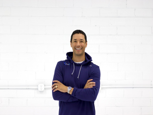 jam1e_sec's tweet image. ThermoTech Partners, led by CEO Devon Brown, is revolutionizing industries with innovative thermochromic technology and rapid growth! Discover more about their breakthrough smart material solutions. kalkinemedia.com/news/world-new…