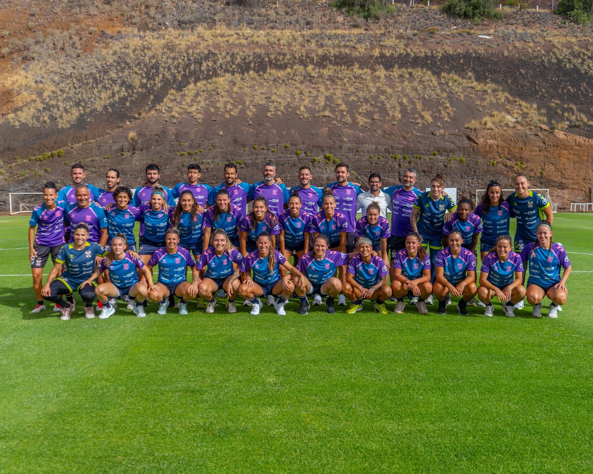 CDTFemenino's tweet photo. 🤍💙 |CLUB| 

El Costa Adeje Tenerife arranca motores en📍El Mundialito ⚽️

🔗  https://t.co/rEvKHeLJGb

#CostaAdejeTenerife #CDTFemenino https://t.co/h3OAimcUBc