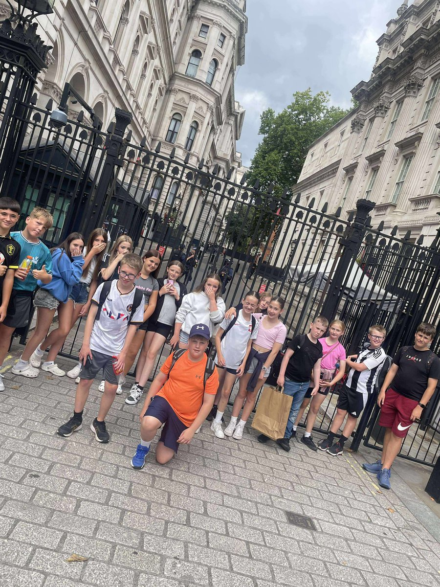 Afternoon tea with the king and prime minister!