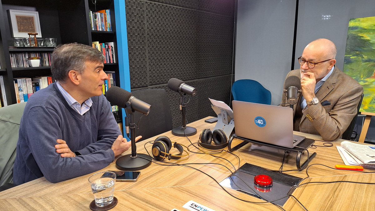 🎧 Conversamos #EnPerspectiva con el Ing. <a href="/ljloureiro/">Leonardo Loureiro</a>, el nuevo presidente de la <a href="/CCE_Uruguay/">Confederación de Cámaras Empresariales Uruguay</a>.

¿Qué rol tendrá el empresariado en la construcción de un Uruguay más desarrollado y competitivo? ¿Cómo se posiciona ante los retos inmediatos?

|enperspectiva.uy/radio-en-vivo/ –1170 AM–app