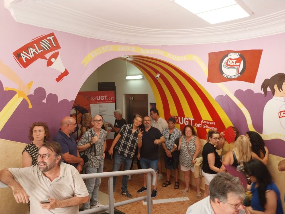 Inauguració del mural sindicalista a la seu de la UGT Tarragona
