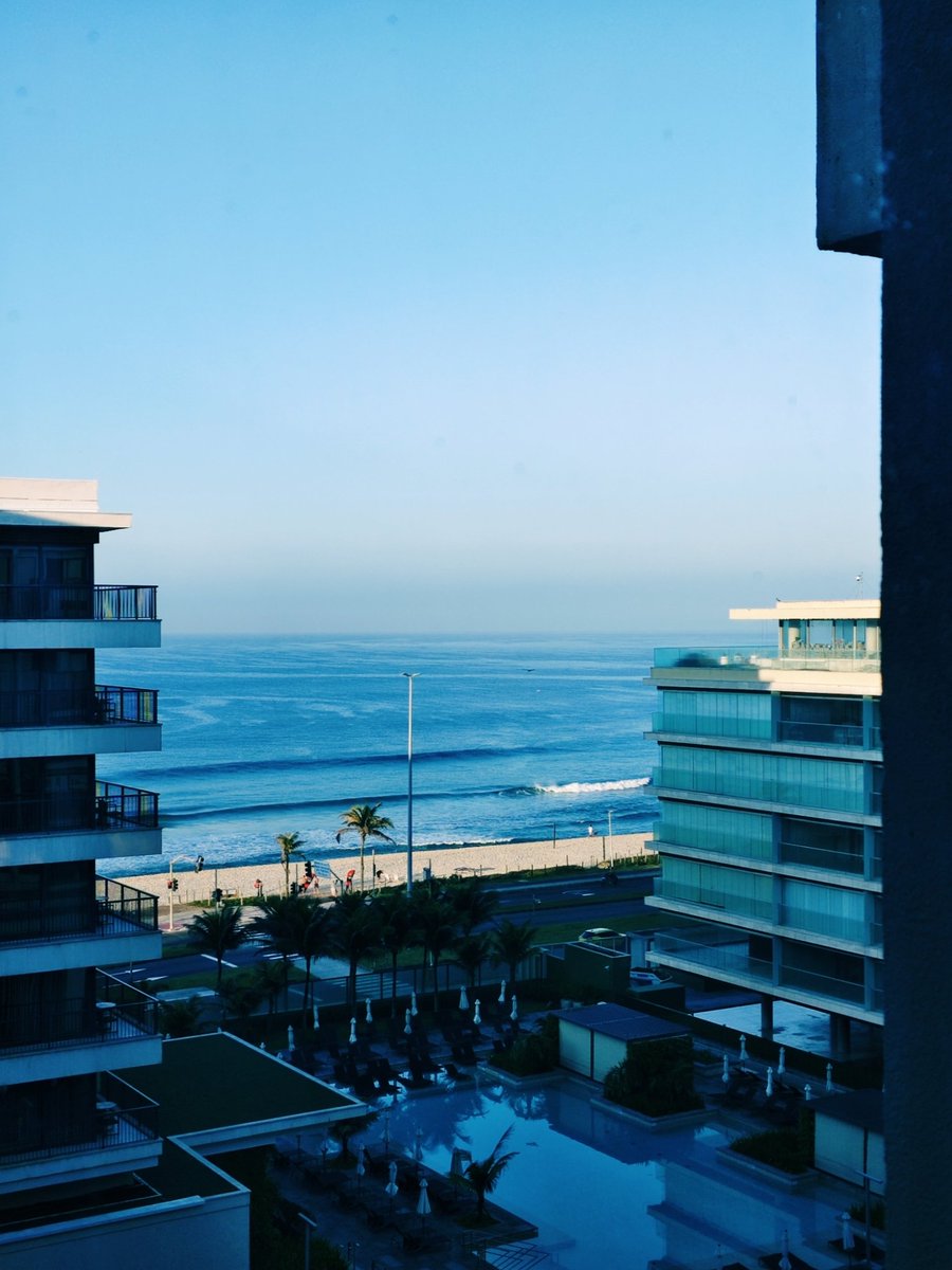 MiaoXiaojuan's tweet image. #travelogue 3 nights in #Rio, #Brazil, and I've only seen the #ocean from my hotel window, until this morning! Finally had a #sunrise walk along the shore...