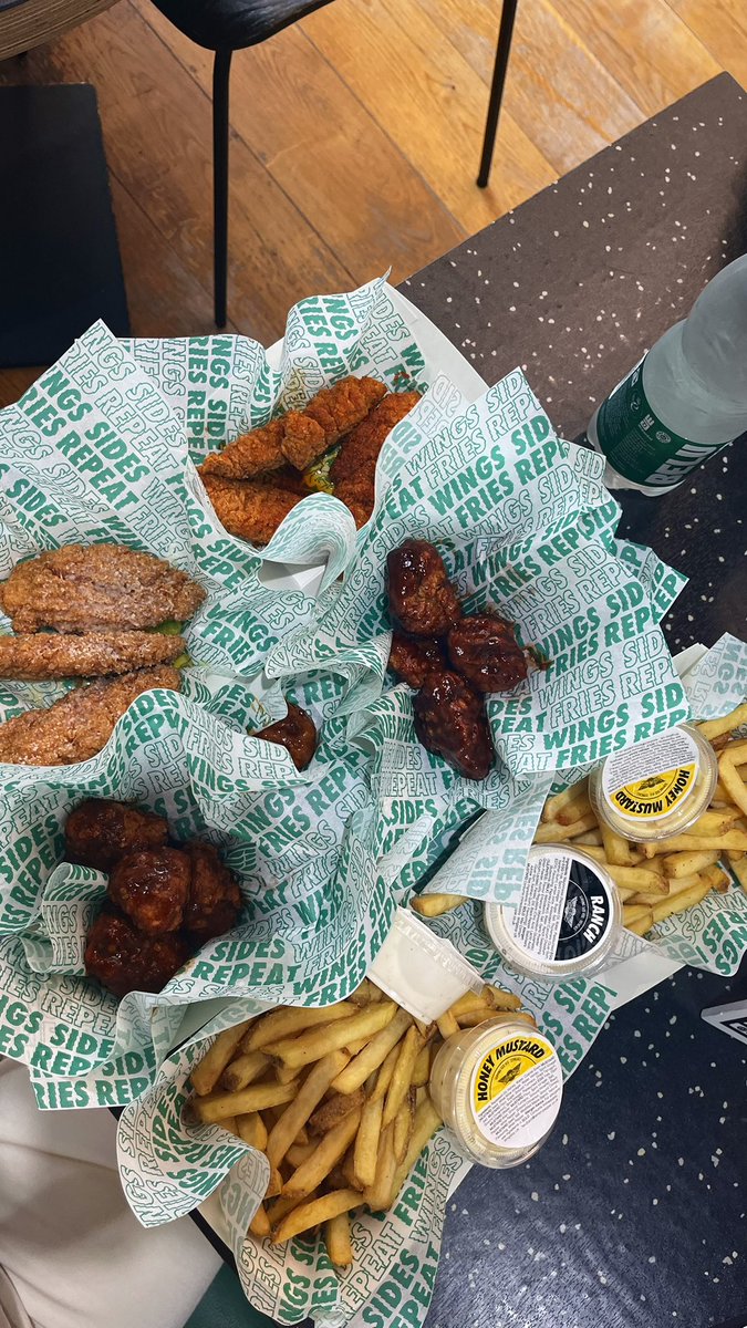 m_ansxri's tweet image. another day, another @WingstopUK 🍗